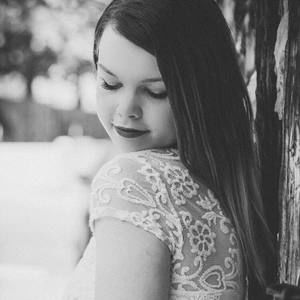 Meet your Posher, Elise